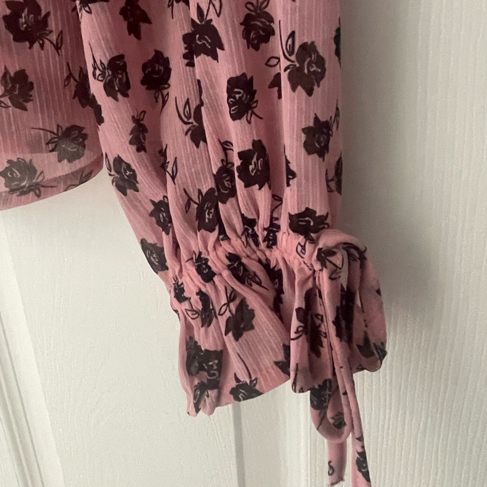 H&M Ruffle Detail Printed Blouse - Picture 2 of 8